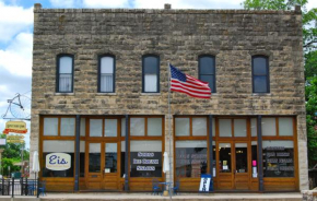 Upstairs Inn, Hico